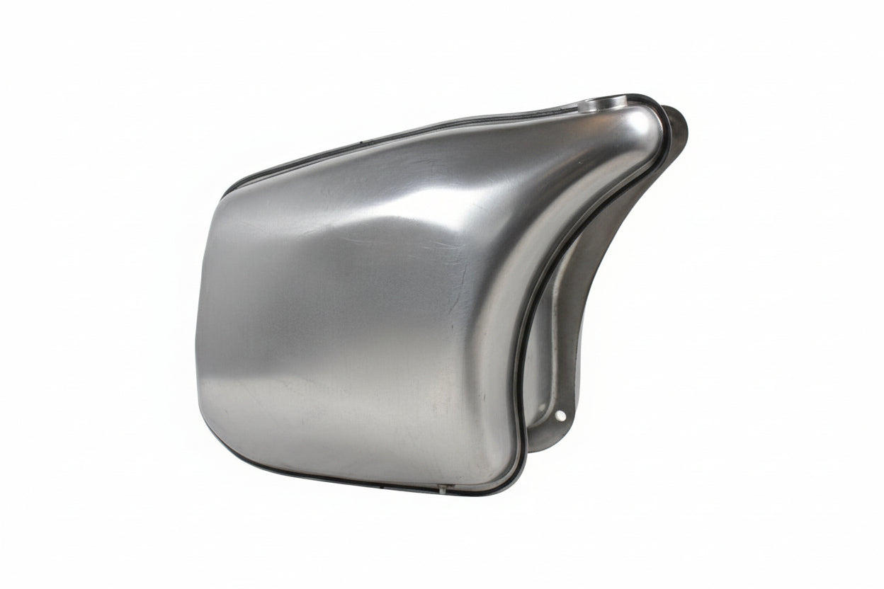 Right-hand fuel tank CAC55221 for XJ6 S3, showcasing its durable design and precise fit for classic vehicles.