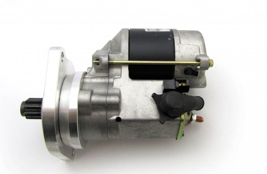 RAC421 starter motor for Rolls Royce and Bentley V8, featuring a sleek design and robust construction for reliable performance.